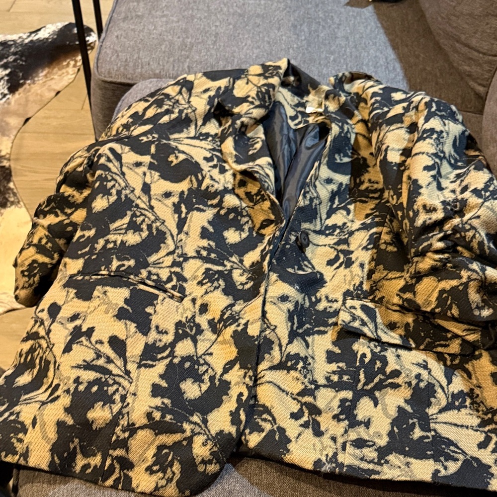 Women’s Black and Tan Patterned Jacket